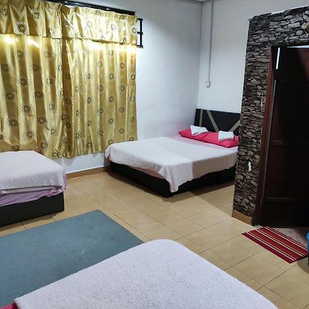 Kencana Guest House Pantai Cenang  Exterior photo
